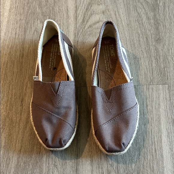 Toms Women's Brown Loafers - Picture 1 of 7